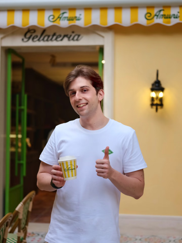 易操盘 学同传的意大利小伙，为何在上海卖起了冰淇淋丨上海滩上洋掌柜